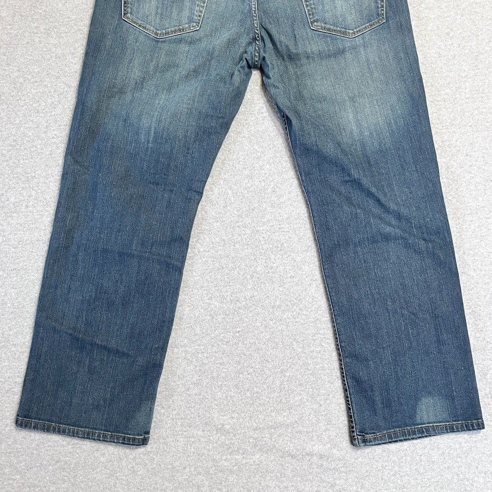 Levis Jeans Mens 38X30 Blue 559 Relaxed Straight Medium American Faded Denim - Picture 11 of 16